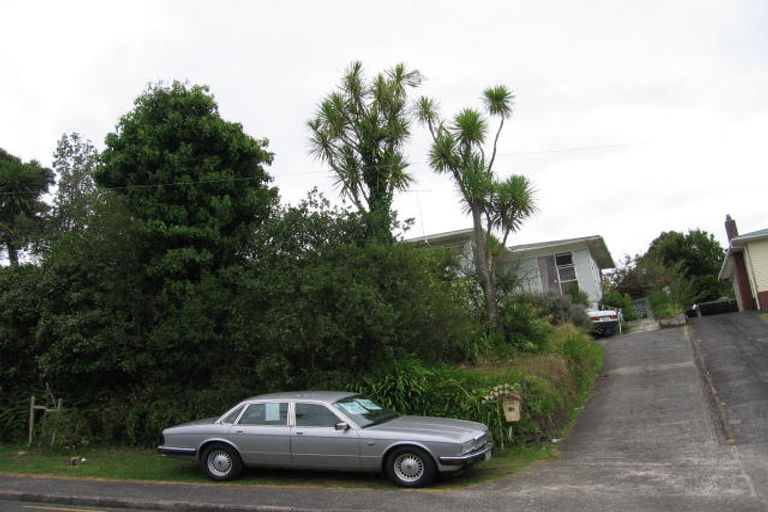 Photo of property in 24 Eskdale Road, Birkdale, Auckland, 0626