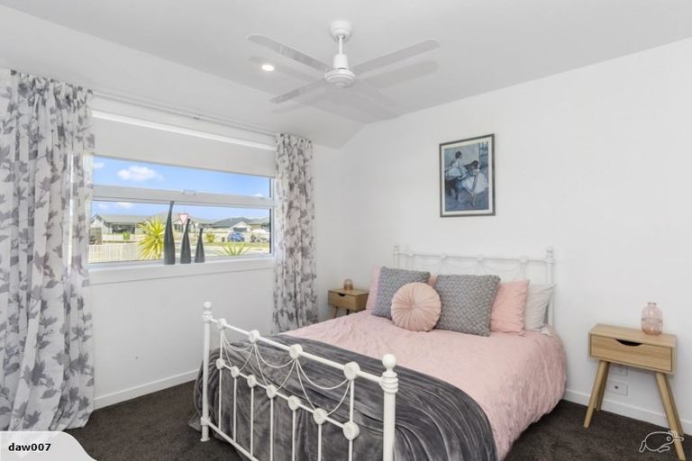 Photo of property in 1 Wahaika Way, Papamoa Beach, Papamoa, 3118