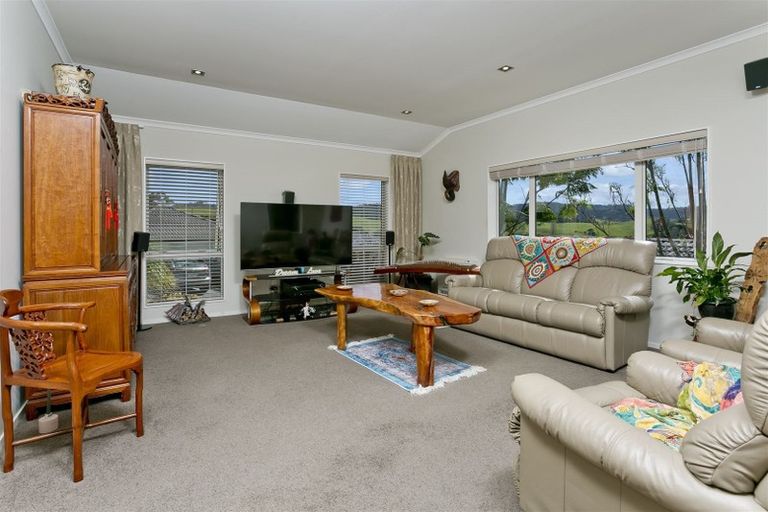 Photo of property in 11 Fendalton Place, Hatfields Beach, Orewa, 0931