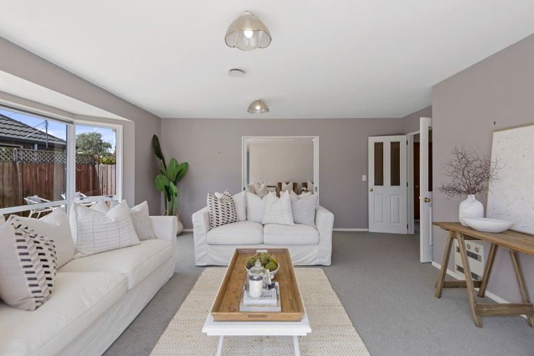 Photo of property in 8 Patricia Place, Harewood, Christchurch, 8051