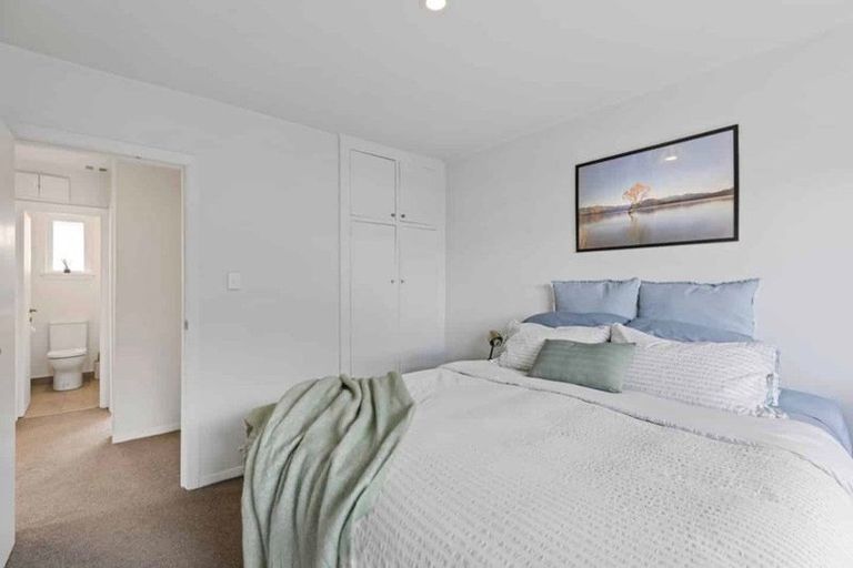 Photo of property in 1/82 Holly Road, St Albans, Christchurch, 8014