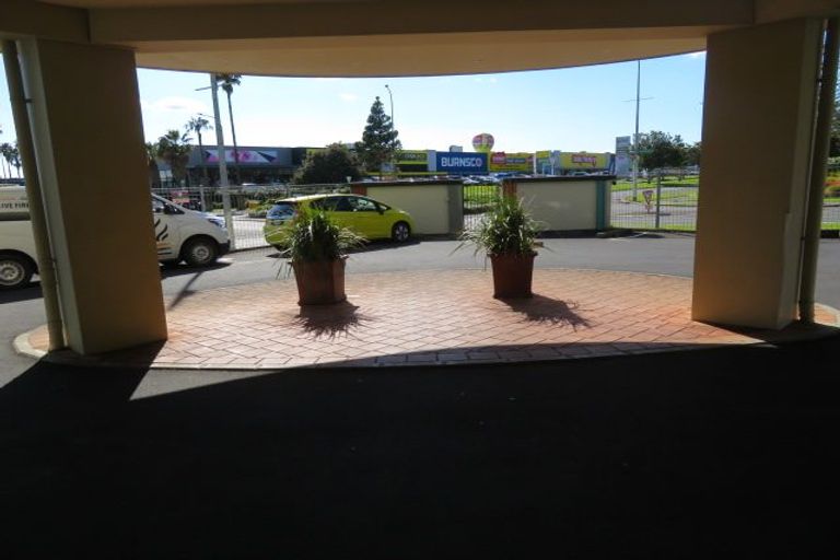 Photo of property in The Rennaissance, 6c/18 Ronwood Avenue, Manukau, Auckland, 2104