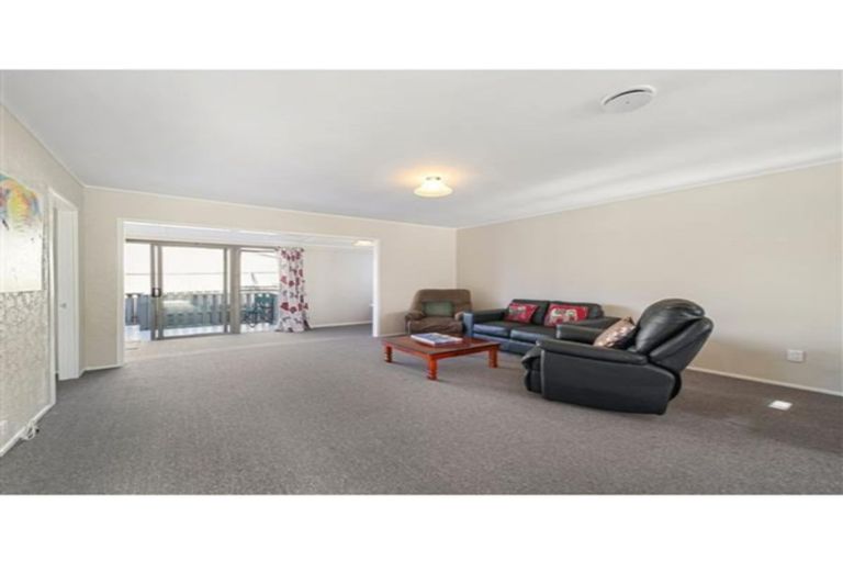 Photo of property in 1/15 Moncrieff Avenue, Clendon Park, Auckland, 2103