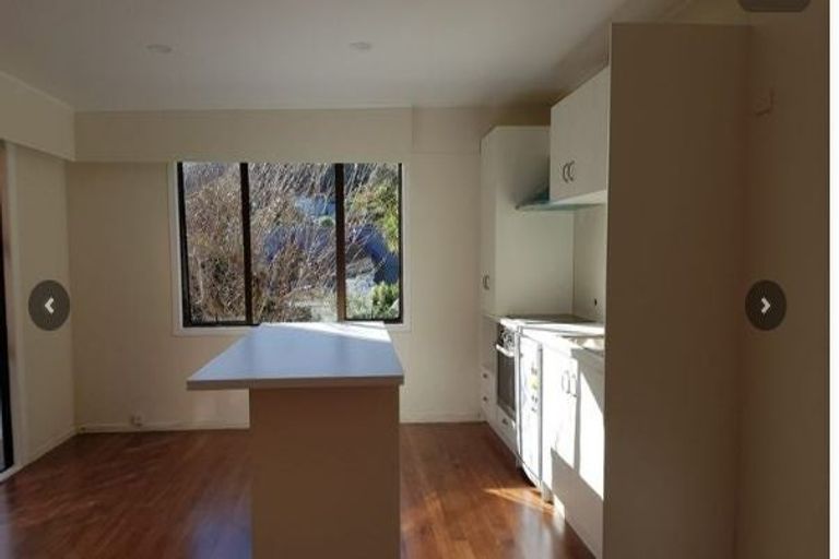 Photo of property in 132 Parkvale Road, Karori, Wellington, 6012