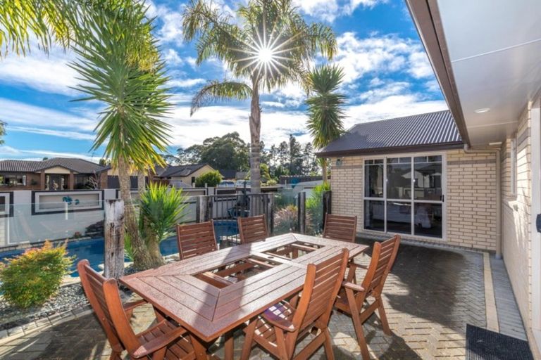 Photo of property in 2 Cabernet Close, Rototuna, Hamilton, 3210