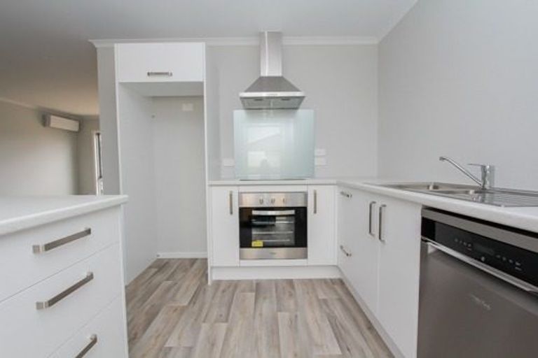 Photo of property in 4/14 Breckons Avenue, Nawton, Hamilton, 3200