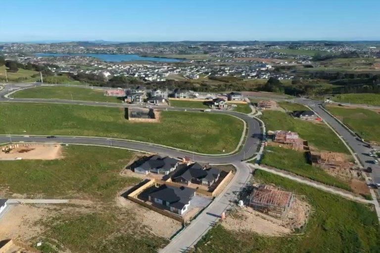 Photo of property in 37 Takurua Terrace, Orewa, 0931