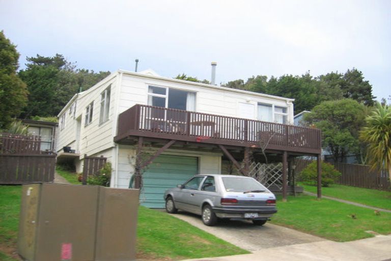 Photo of property in 99 Jamaica Drive, Grenada North, Wellington, 5028