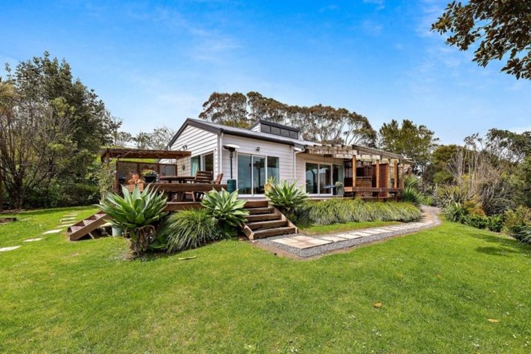 Photo of property in 169 Inland Road, Helensville, 0875