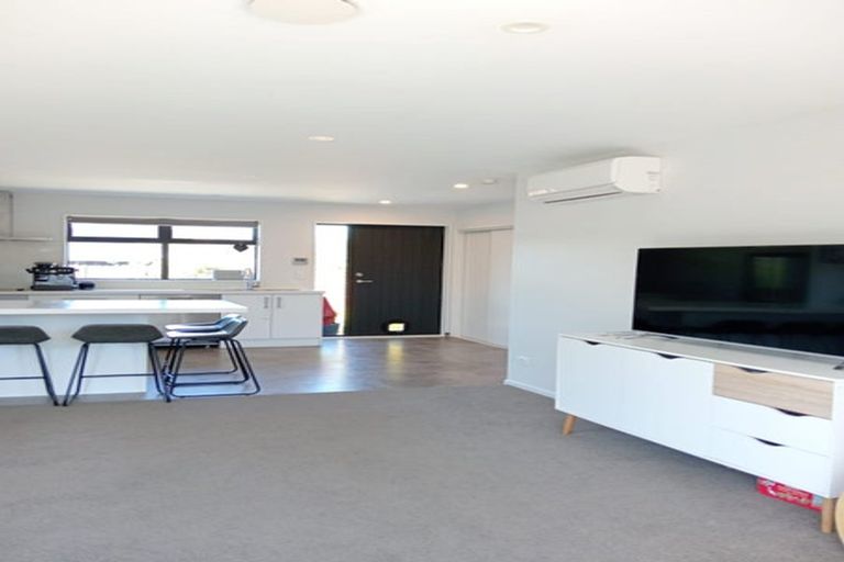 Photo of property in 1/7 Arosa Place, Parklands, Christchurch, 8083