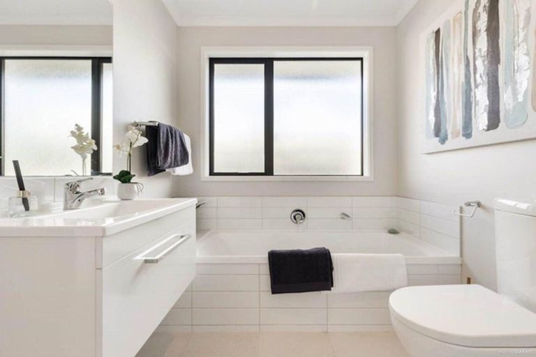 Photo of property in 5a Uatoto Road, Clarks Beach, 2122