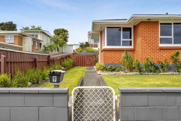 Photo of property in 9 Waimea Street, Westown, New Plymouth, 4310
