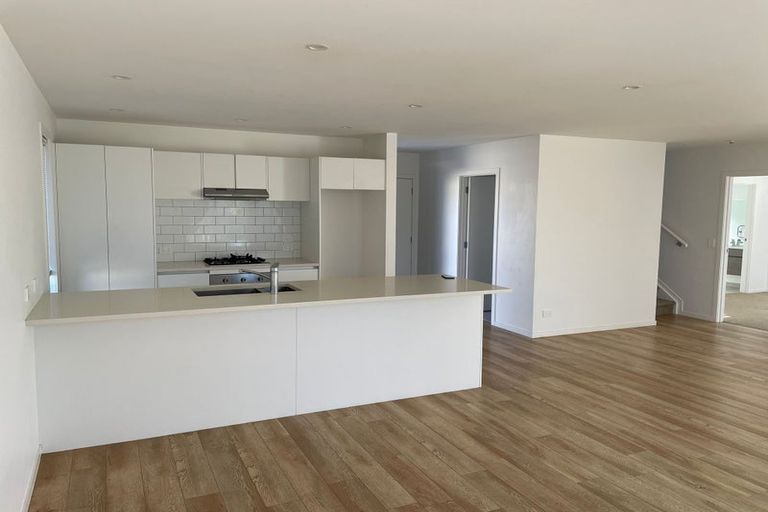 Photo of property in 3157 Great North Road, New Lynn, Auckland, 0600