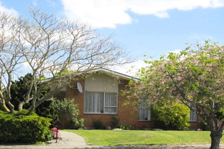 Photo of property in 31 Ambleside Drive, Burnside, Christchurch, 8053