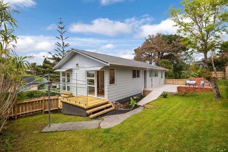 Photo of property in 16 Jayne Place, Torbay, Auckland, 0630