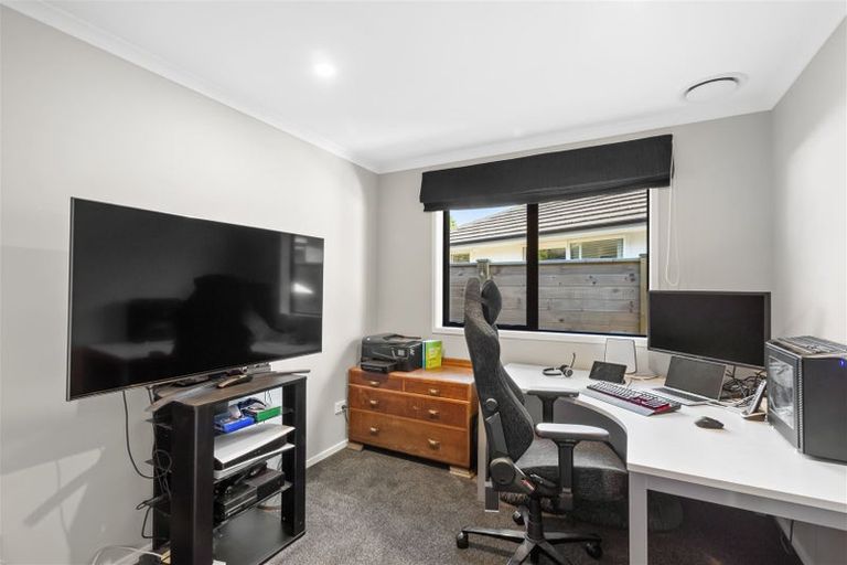 Photo of property in 42 Tradewinds Drive, Whitby, Porirua, 5024