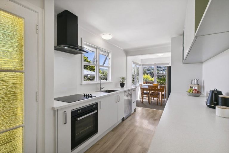 Photo of property in 23 Lynda Avenue, Paparangi, Wellington, 6037