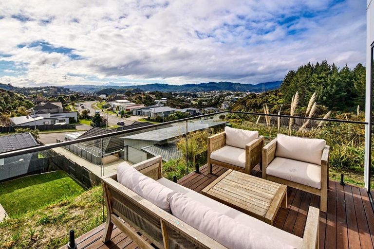 Photo of property in 15 Yorkshire Close, Whitby, Porirua, 5024