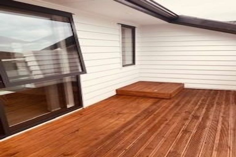 Photo of property in 47 Dale Crescent, Pakuranga, Auckland, 2010