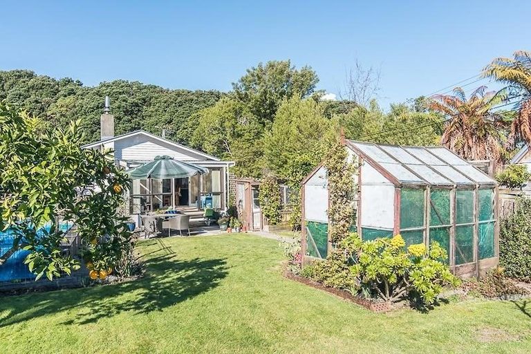 Photo of property in 119 Amohia Street, Paraparaumu, 5032