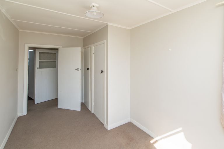 Photo of property in 9 Wilmot Street, Northcote, Christchurch, 8052