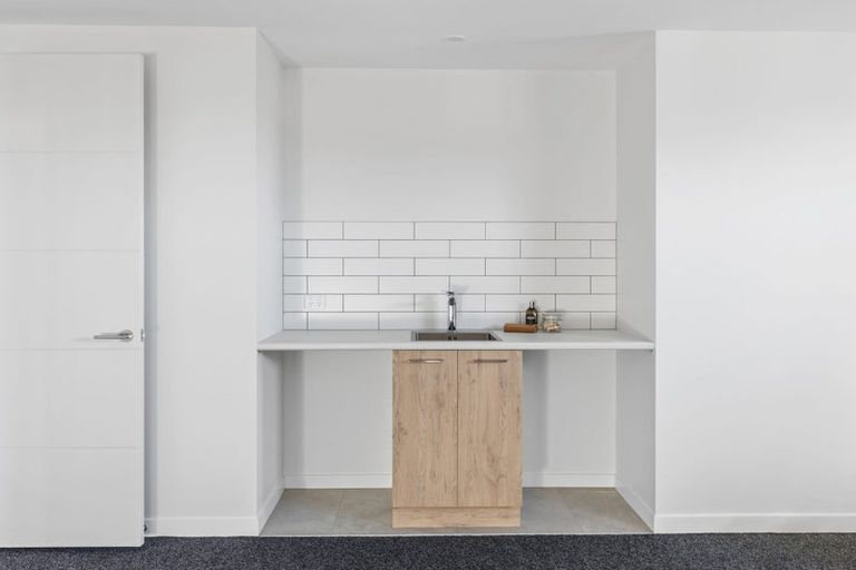 Photo of property in 2/3 Tremaine Avenue, Two Mile Bay, Taupo, 3330