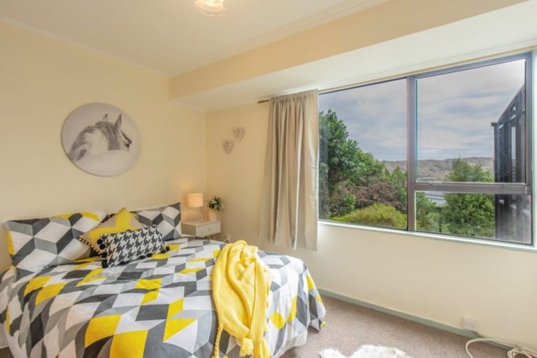 Photo of property in 151 Mark Avenue, Grenada Village, Wellington, 6037