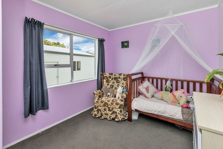 Photo of property in 1 Belton Place, Hikurangi, 0114