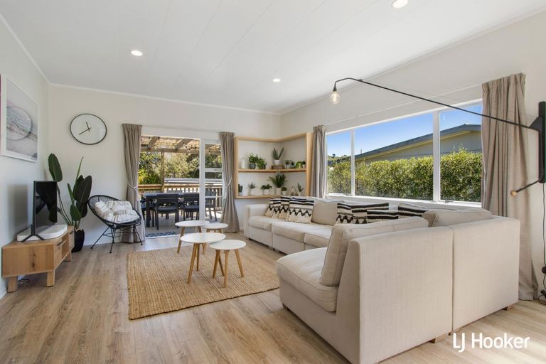 Photo of property in 44 Hillview Road, Waihi Beach, 3611