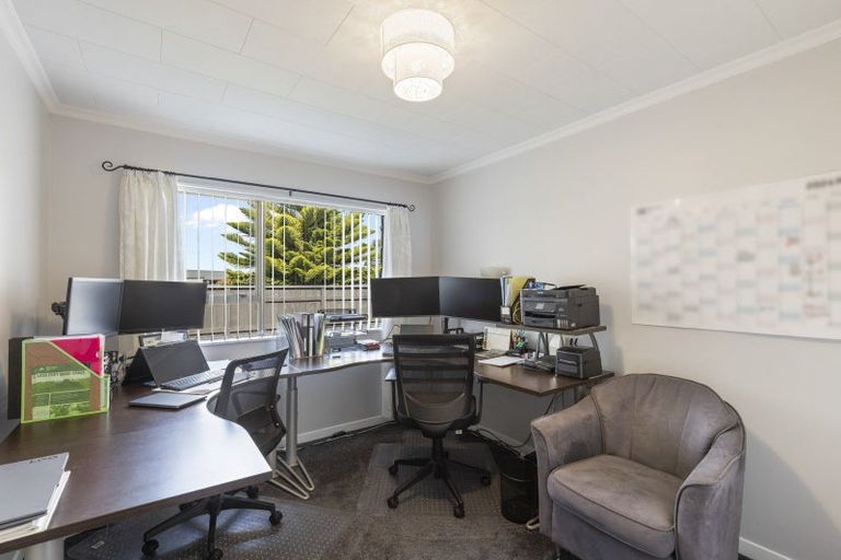 Photo of property in 129 Parklands Avenue, Bell Block, New Plymouth, 4312