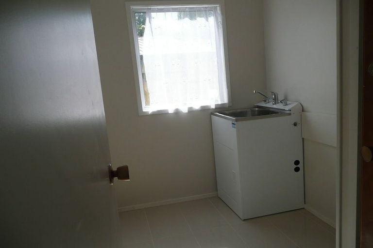 Photo of property in 9 Silverstone Place, Henderson, Auckland, 0612