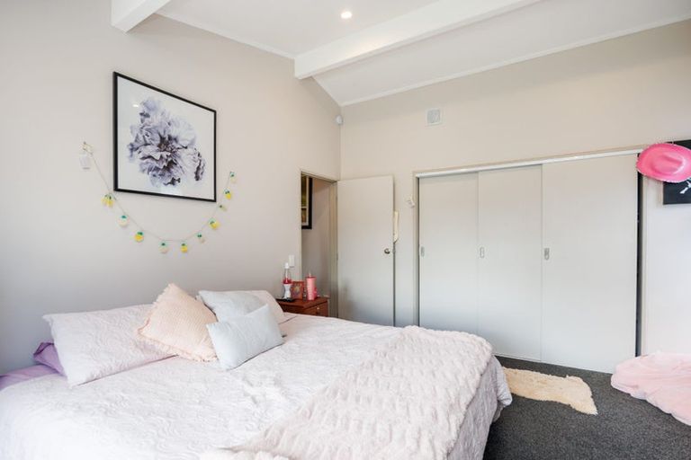 Photo of property in 5 Haast Place, Awapuni, Palmerston North, 4412