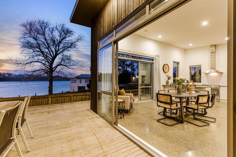 Photo of property in 12b Chapman Road, Te Atatu Peninsula, Auckland, 0610