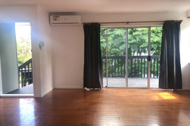 Photo of property in 1/12 Taynith Place, Glenfield, Auckland, 0629