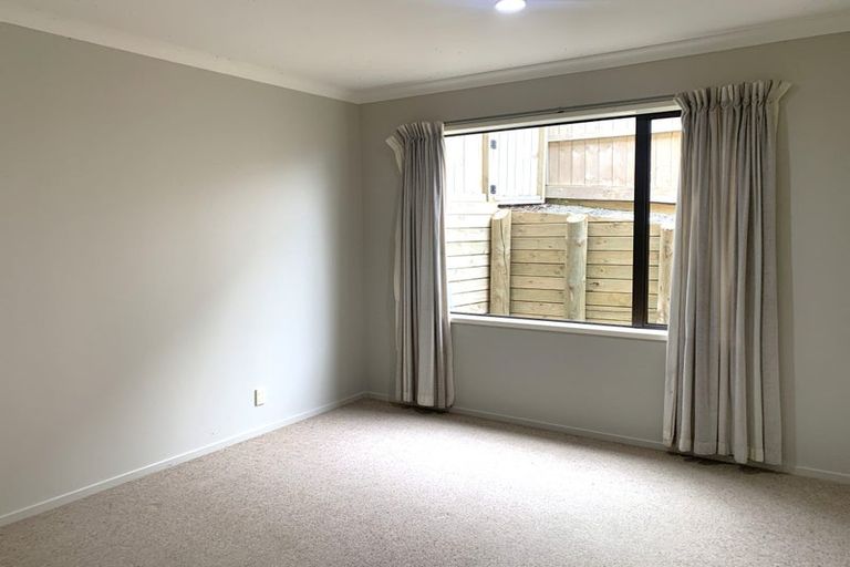 Photo of property in 2a Castleton Drive, Howick, Auckland, 2014