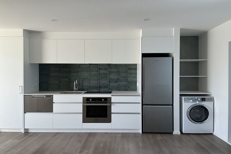 Photo of property in 144 Apu Crescent, Lyall Bay, Wellington, 6022