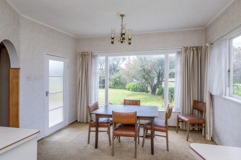 Photo of property in 36 Rangihiroa Street, Waikanae Beach, Waikanae, 5036