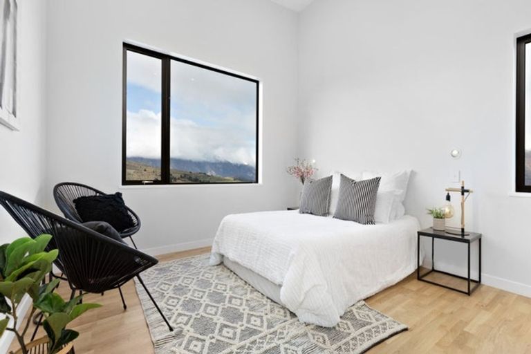 Photo of property in 5 Lancewood Lane, Queenstown, 9300