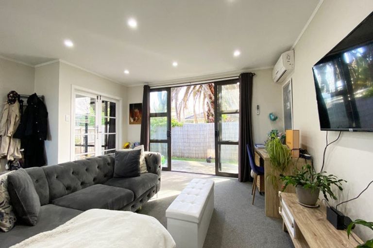 Photo of property in 2/57 Cardiff Road, Pakuranga, Auckland, 2010