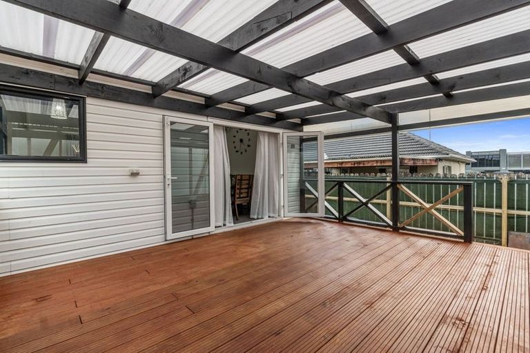 Photo of property in 2/220 Great South Road, Takanini, 2112