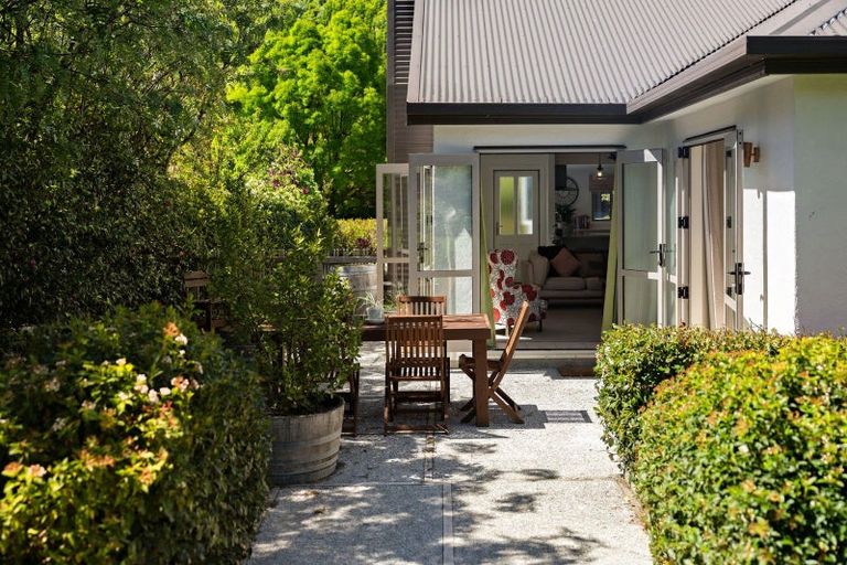 Photo of property in 12 Alexander Place, Arrowtown, 9302