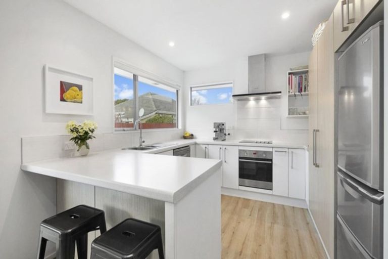 Photo of property in 14a Claxton Place, Saint Martins, Christchurch, 8022