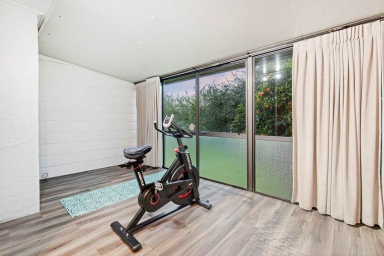 Photo of property in 24 Resolute Way, Papakura, 2110