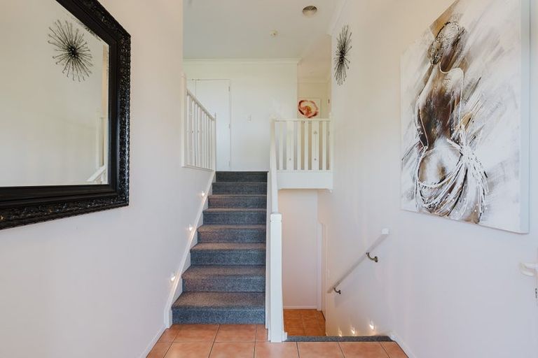 Photo of property in 18 Tironui Terrace, Western Heights, Hamilton, 3200