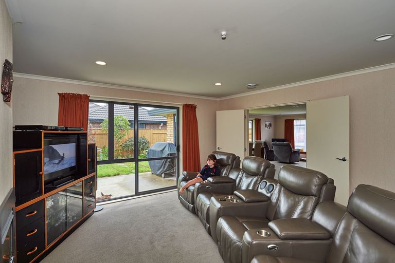Photo of property in 4 Cleveland Heights, Kelvin Grove, Palmerston North, 4414