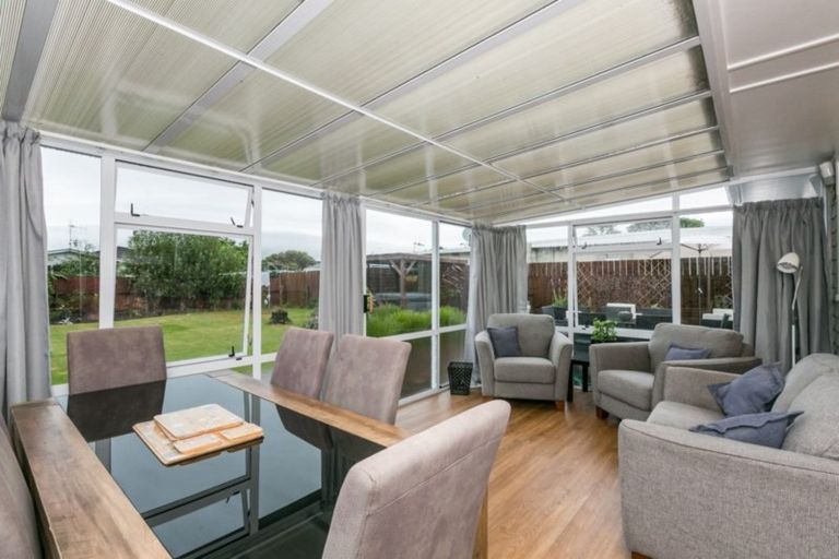 Photo of property in 8 Crichton Place, Taradale, Napier, 4112