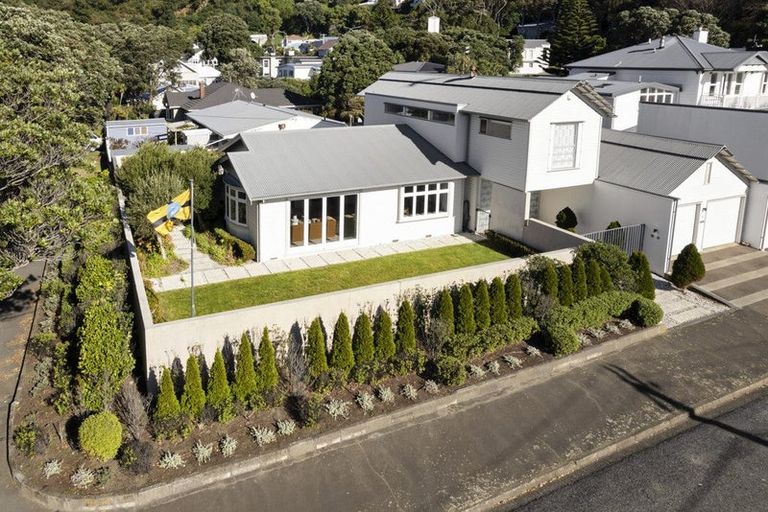 Photo of property in 18 Forres Street, Seatoun, Wellington, 6022