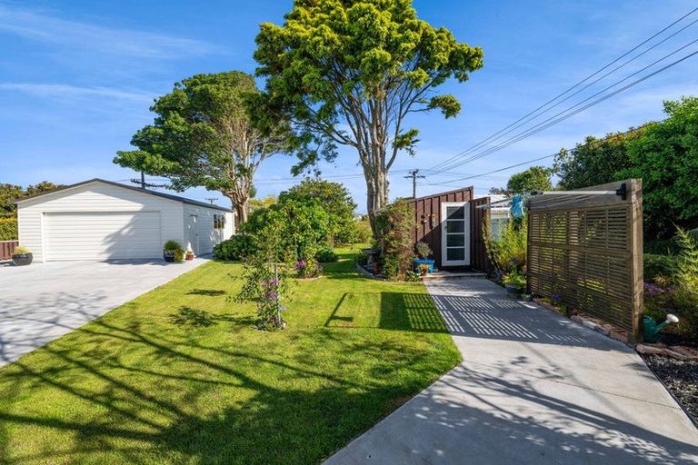 Photo of property in 16 Glen Almond Street, New Plymouth, 4310