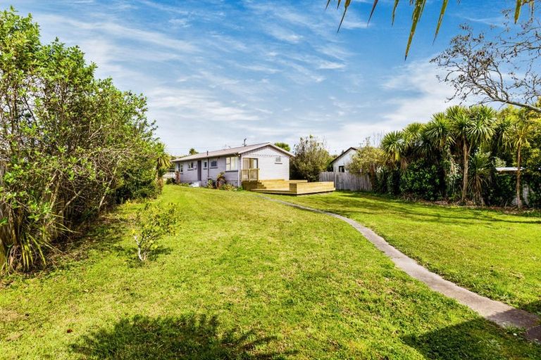 Photo of property in 2 Claridge Street, Glen Eden, Auckland, 0602