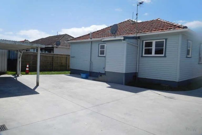 Photo of property in 206 Coronation Avenue, Welbourn, New Plymouth, 4310